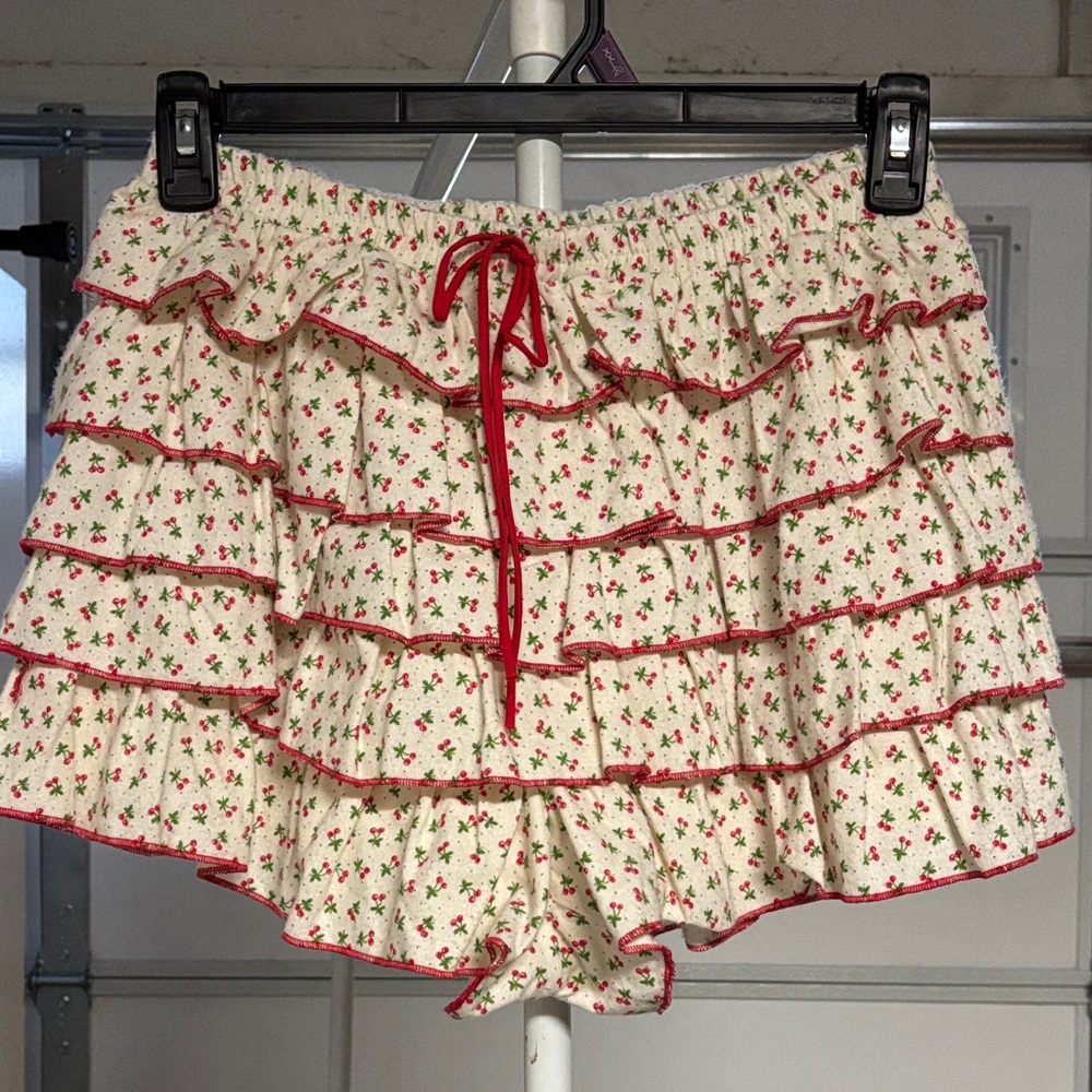 New with Tags Butter Melon Cherry Girl Ruffle Shorts with Red Accents Size M